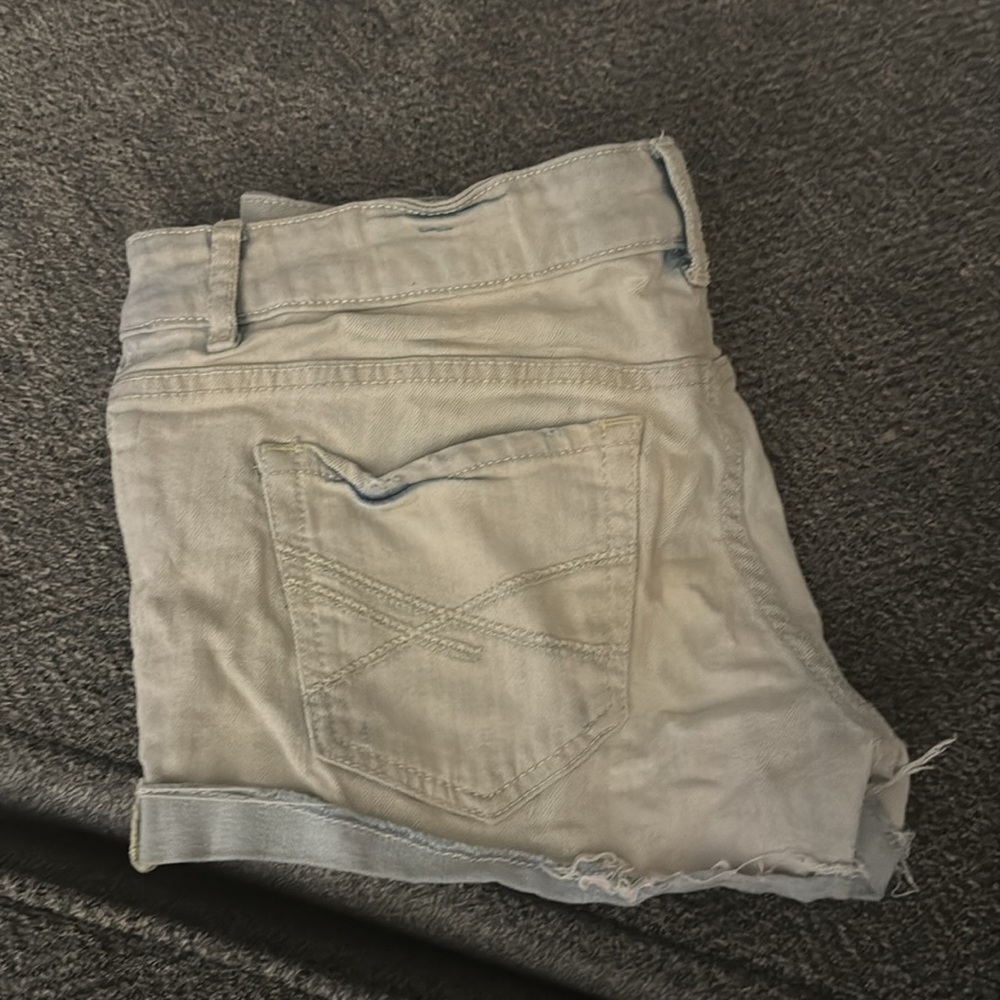 Shorts - Picture 3 of 4